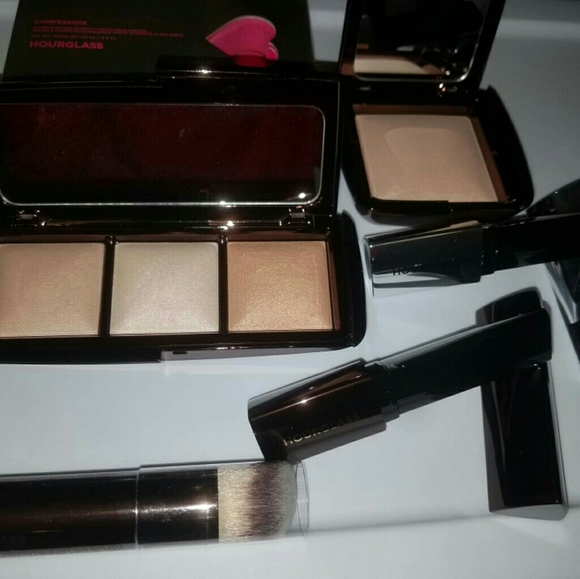 Hourglass make up